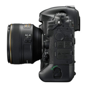 Nikon-D4S-Side